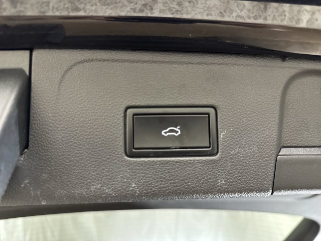 Used 2021 Volkswagen Atlas SE FWD image 25
