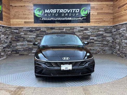 New 2026 Hyundai Elantra Hybrid FWD image 3