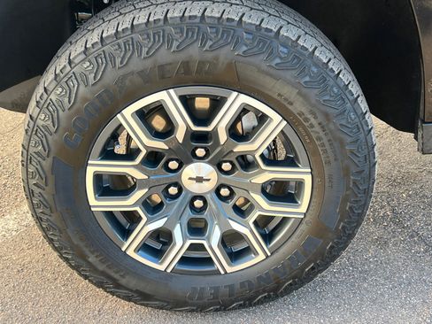 Used 2023 Chevrolet Colorado Z71 w/ Z71 Convenience Package 2 image 26