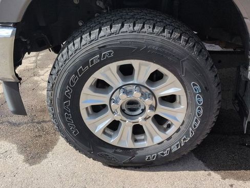 Used 2022 Ford F250 XL w/ STX Appearance Package image 32