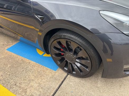 Used 2024 Tesla Model Y Performance AWD/4WD image 8