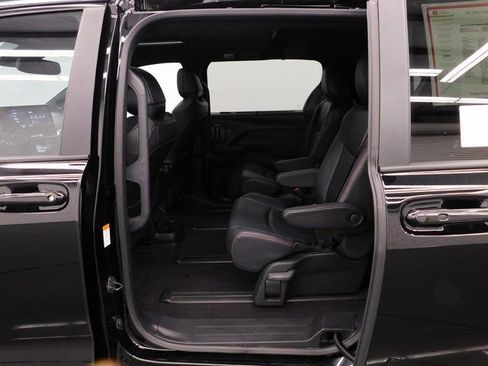 Used 2025 Toyota Sienna XSE image 24