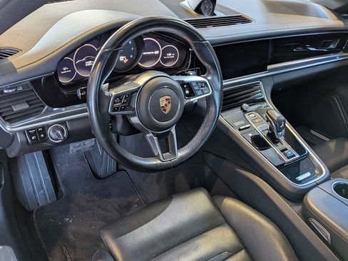Used 2017 Porsche Panamera 4 image 2