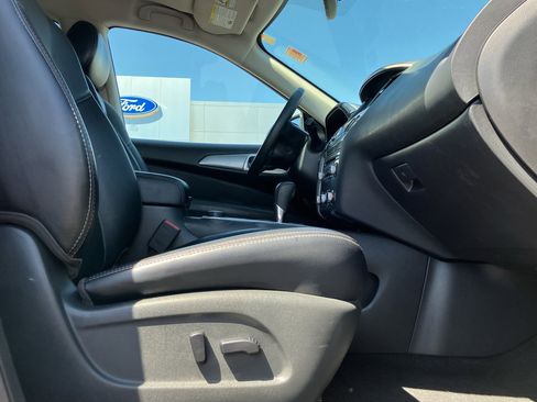 Used 2020 Nissan Pathfinder SL AWD/4WD image 37