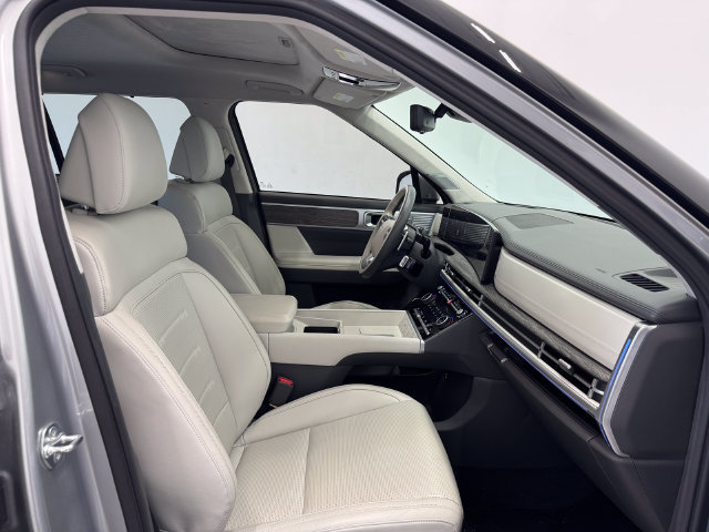 Used 2025 Hyundai Santa Fe Calligraphy FWD image 18