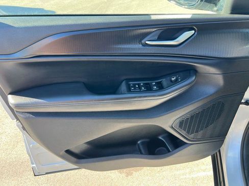 Used 2024 Jeep Grand Cherokee Altitude image 15