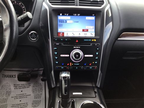 Used 2018 Ford Explorer Platinum image 14