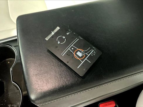 Used 2020 Tesla Model 3 Standard Range Plus image 13