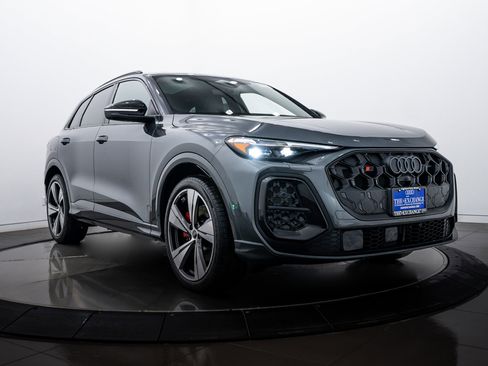 New 2025 Audi SQ5 Premium Plus image 2