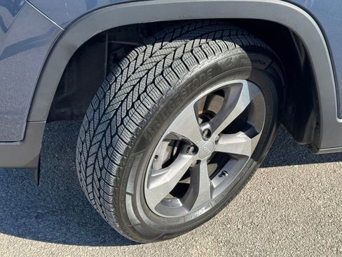 Used 2020 Jeep Cherokee Limited image 43