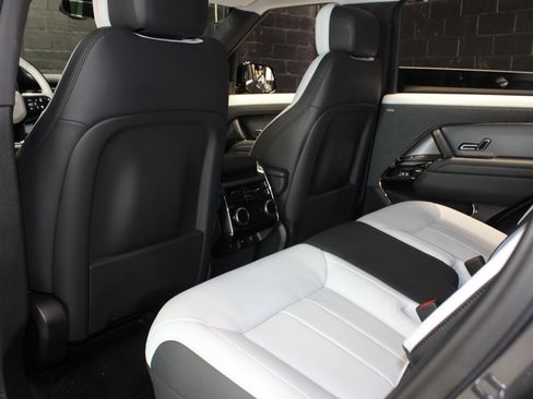 Used 2024 Land Rover Range Rover Sport Dynamic SE image 39