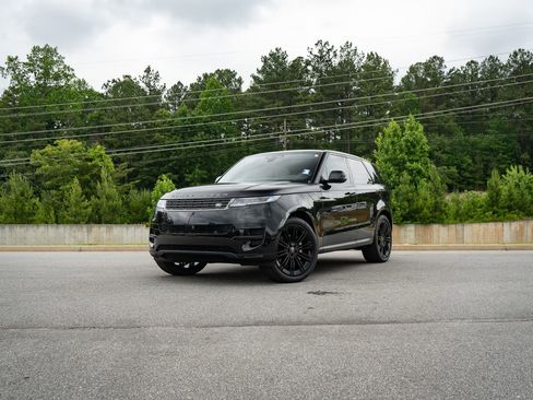 Used 2024 Land Rover Range Rover Sport SE AWD/4WD image 1