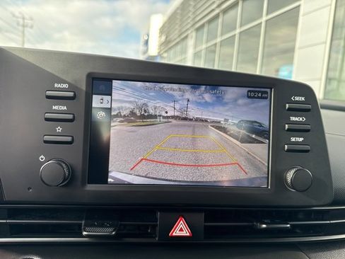 Certified 2025 Hyundai Elantra Sport image 33