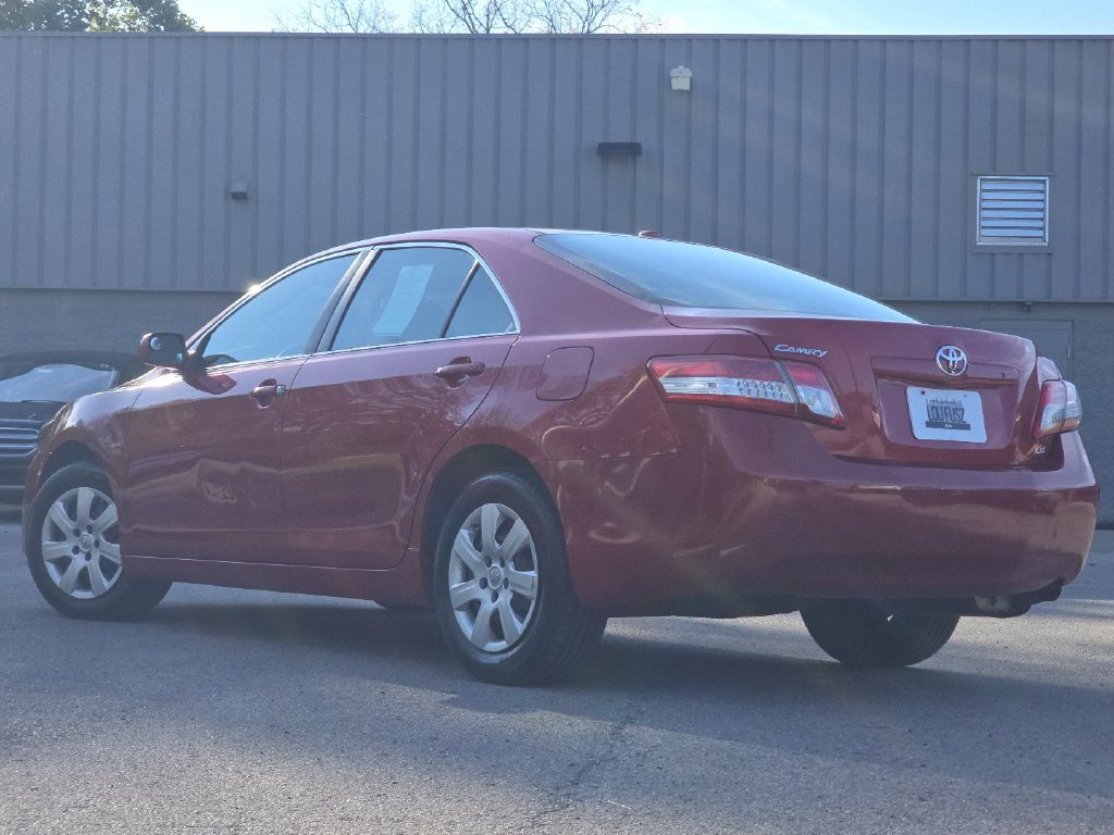 Used 2011 Toyota Camry LE FWD image 10