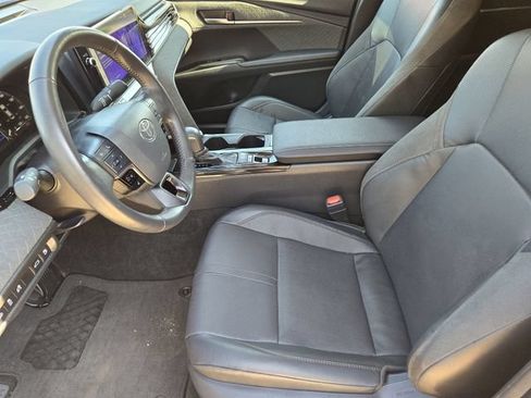 Used 2025 Toyota Camry XLE FWD image 12