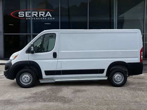Used 2025 RAM ProMaster 2500 w/ U-Haul Equipment Group FWD image 2