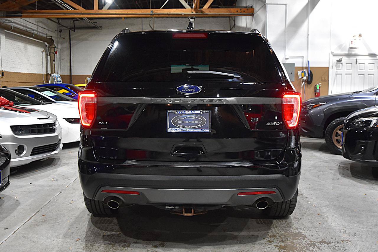 Used 2017 Ford Explorer XLT w/ Equipment Group 202A AWD/4WD image 5
