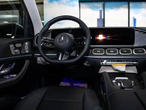 Used 2026 Mercedes-Benz GLS 450 4MATIC image 16