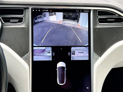 Used 2017 Tesla Model X 75D image 21