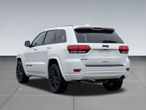 Used 2020 Jeep Grand Cherokee Altitude image 4