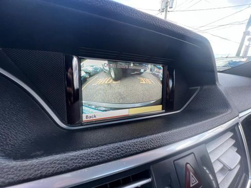 Used 2011 Mercedes-Benz E 350 4MATIC Sedan image 12