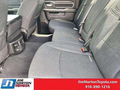 Used 2025 RAM 2500 Big Horn AWD/4WD image 30