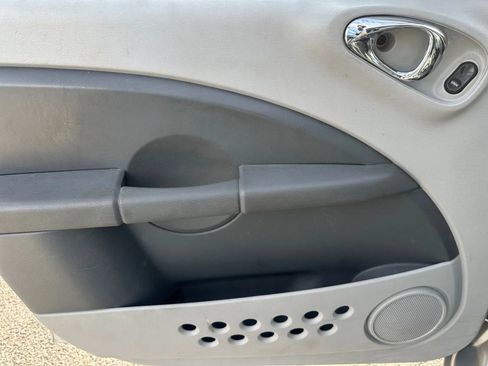 Used 2009 Chrysler PT Cruiser image 17