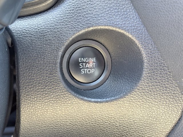 Used 2025 Toyota Corolla Cross LE FWD image 17