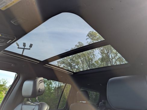 Used 2024 Jeep Wagoneer 4WD w/ Premium Group I image 15