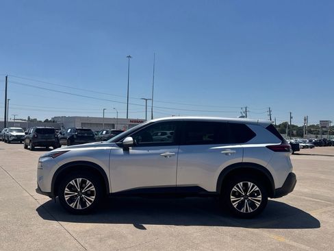 Used 2023 Nissan Rogue SV FWD image 14