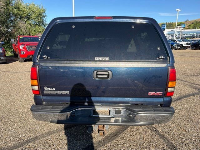 Used 2005 GMC Sierra 1500 SLE w/ Off-Road Package AWD/4WD image 7