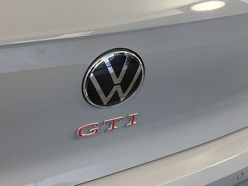 Used 2022 Volkswagen GTI SE image 16