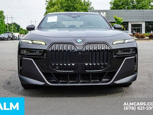 Used 2023 BMW 740i w/ Parking Assistance Package RWD image 10