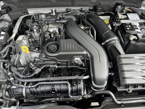 Used 2024 Volkswagen Taos S image 10