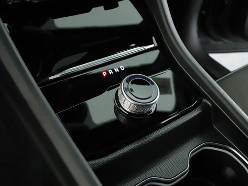 New 2025 Jeep Grand Cherokee Altitude image 15