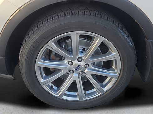 Used 2017 Ford Explorer Limited w/ Equipment Group 303A image 28