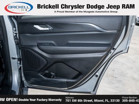 New 2025 Jeep Grand Cherokee L Altitude image 15