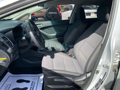 Used 2018 Kia Forte LX w/ LX Popular Package image 12