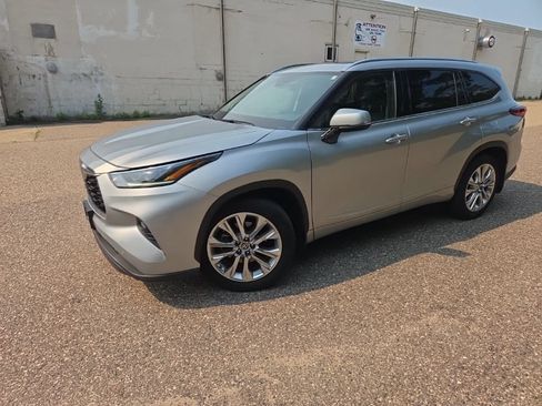 Used 2020 Toyota Highlander Limited w/ Protection Package #3 AWD/4WD image 23