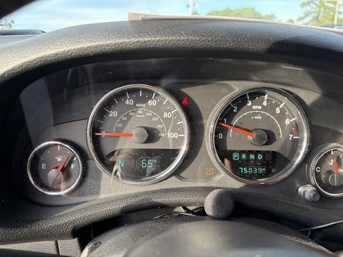 Used 2018 Jeep Wrangler Unlimited Sahara image 14