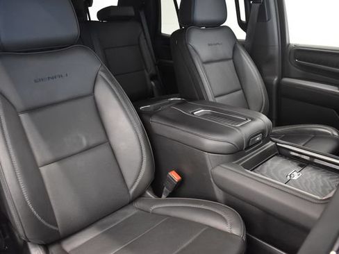 Used 2024 GMC Yukon Denali AWD/4WD image 6