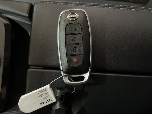 Used 2023 Nissan Rogue SV AWD/4WD image 28