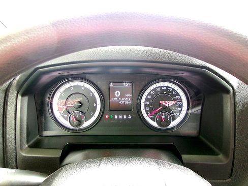 Used 2024 RAM 1500 Classic SLT AWD/4WD image 8