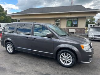 Used 2019 Dodge Grand Caravan SXT image 1
