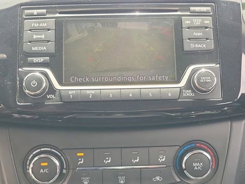 Used 2016 Nissan Sentra SV FWD image 27