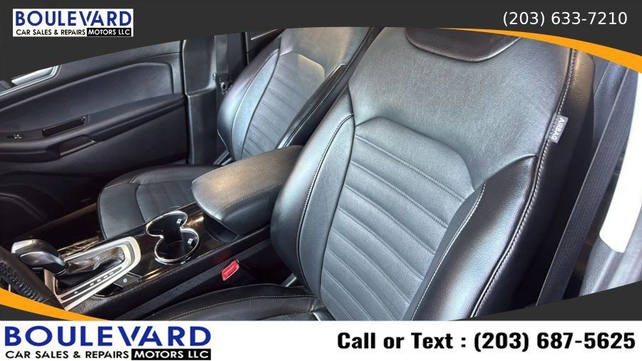 Used 2018 Ford Edge SEL w/ Equipment Group 201A AWD/4WD image 32