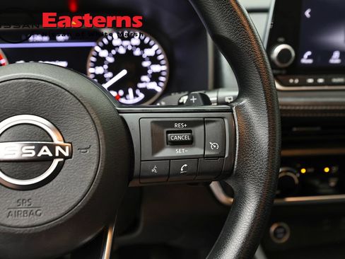 Used 2023 Nissan Rogue S AWD/4WD image 16