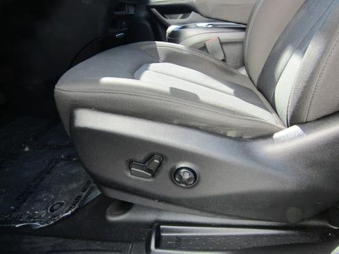 Used 2022 Chrysler Pacifica Touring image 18