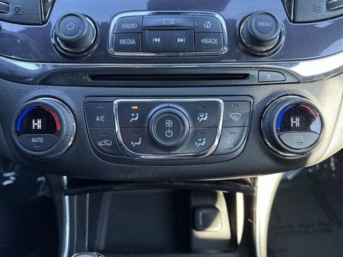 Used 2015 Chevrolet Impala LTZ image 17