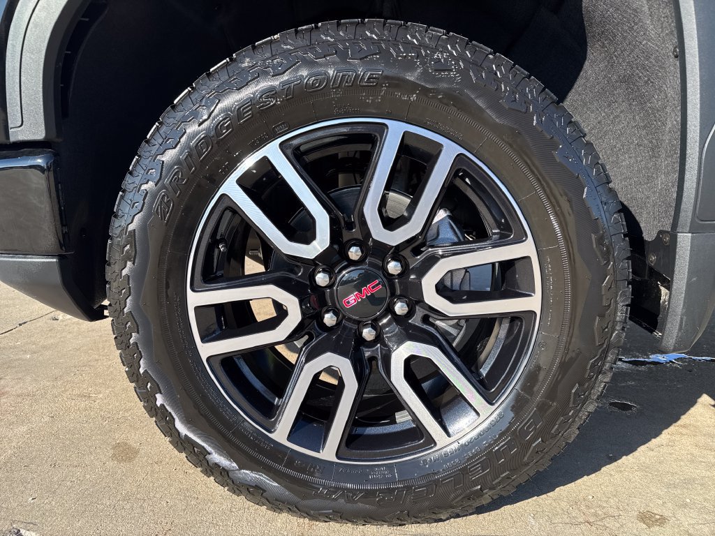 New 2026 GMC Sierra 1500 AT4 w/ AT4 Premium Package AWD/4WD image 17